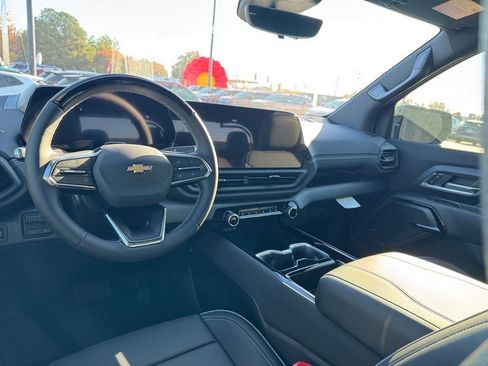 New 2026 Chevrolet Silverado EV LT AWD/4WD image 11