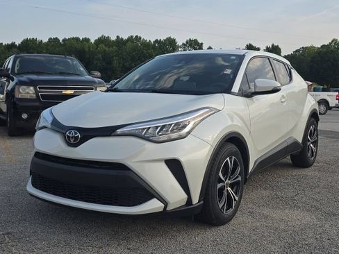 Used 2021 Toyota C-HR LE FWD image 1