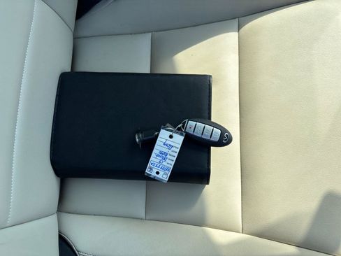 Used 2019 INFINITI QX50 Luxe w/ Navigation Package FWD image 41