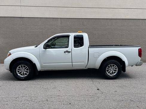 Used 2014 Nissan Frontier SV w/ SV Value Truck Package AWD/4WD image 5
