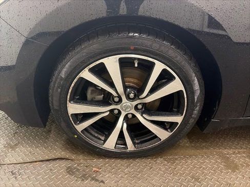 Used 2017 Nissan Maxima Platinum image 37