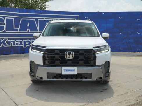 New 2026 Honda Pilot image 2