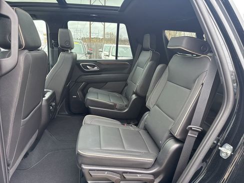 Used 2023 Chevrolet Tahoe Premier AWD/4WD image 16