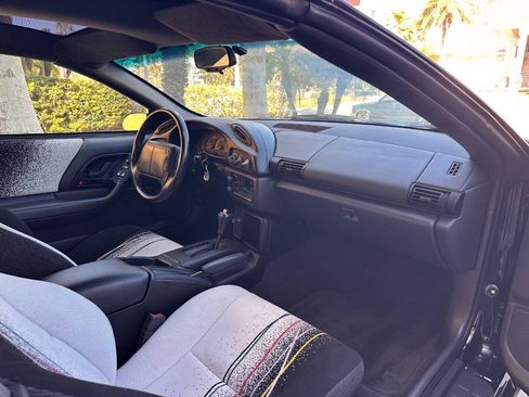 Used 1993 Chevrolet Camaro Z28 RWD image 57