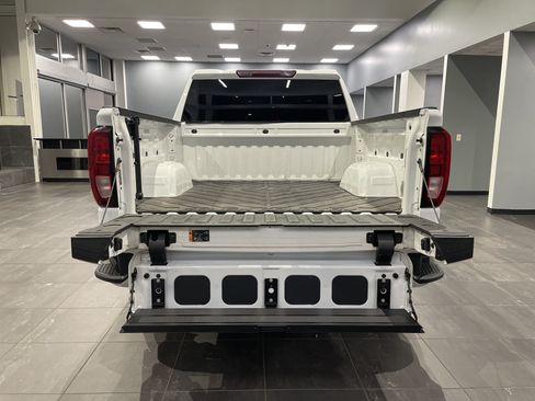 Used 2023 GMC Sierra 1500 SLE AWD/4WD image 37