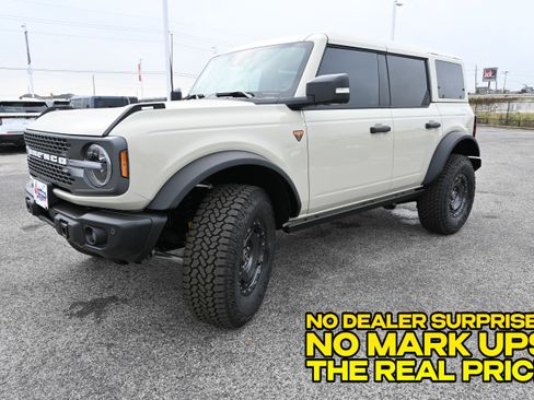 New 2025 Ford Bronco Badlands AWD/4WD image 8