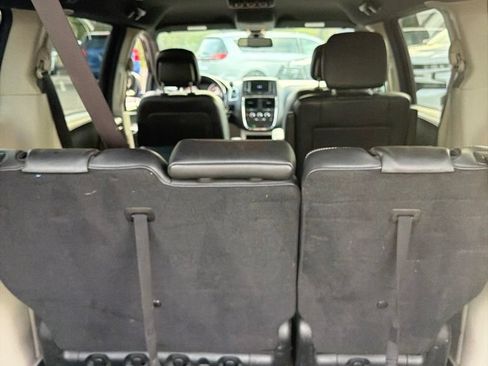 Used 2019 Dodge Grand Caravan SXT FWD image 9