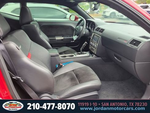 Used 2012 Dodge Challenger SRT8 RWD image 10