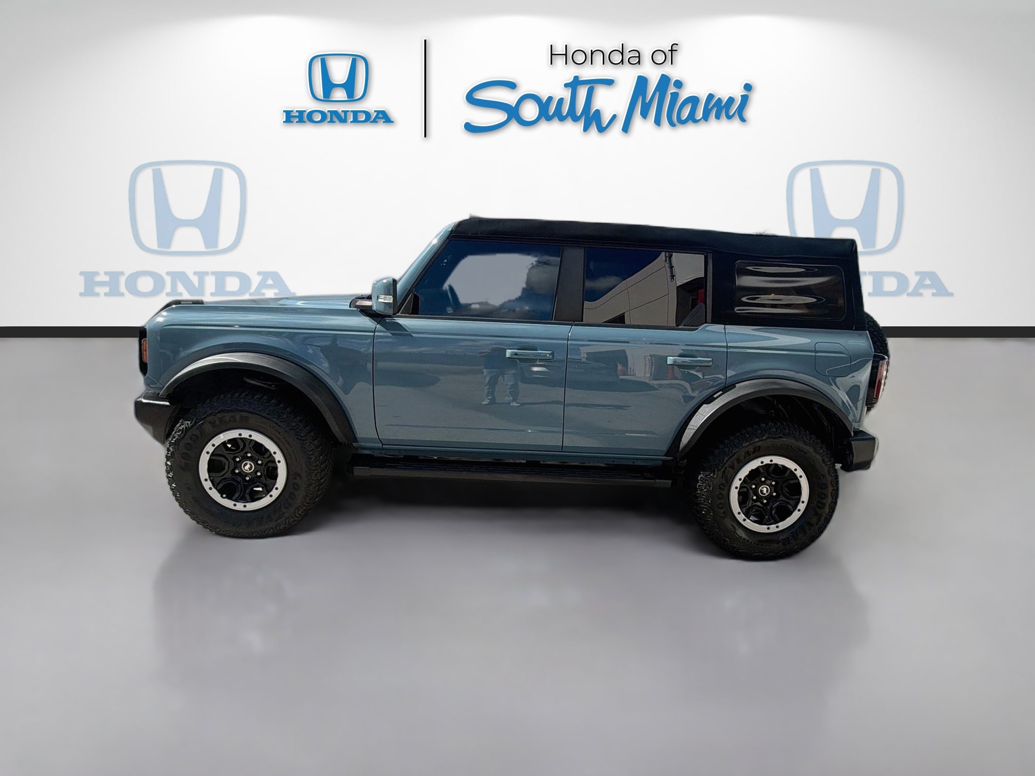 Used 2023 Ford Bronco Outer Banks w/ Sasquatch Package AWD/4WD image 4