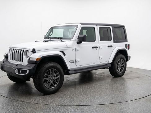 Used 2025 Jeep Wrangler Sport S image 3