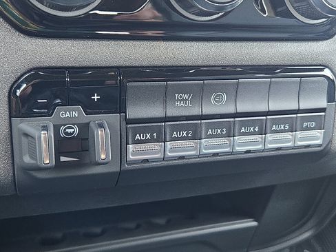 Used 2025 RAM 3500 Tradesman image 11