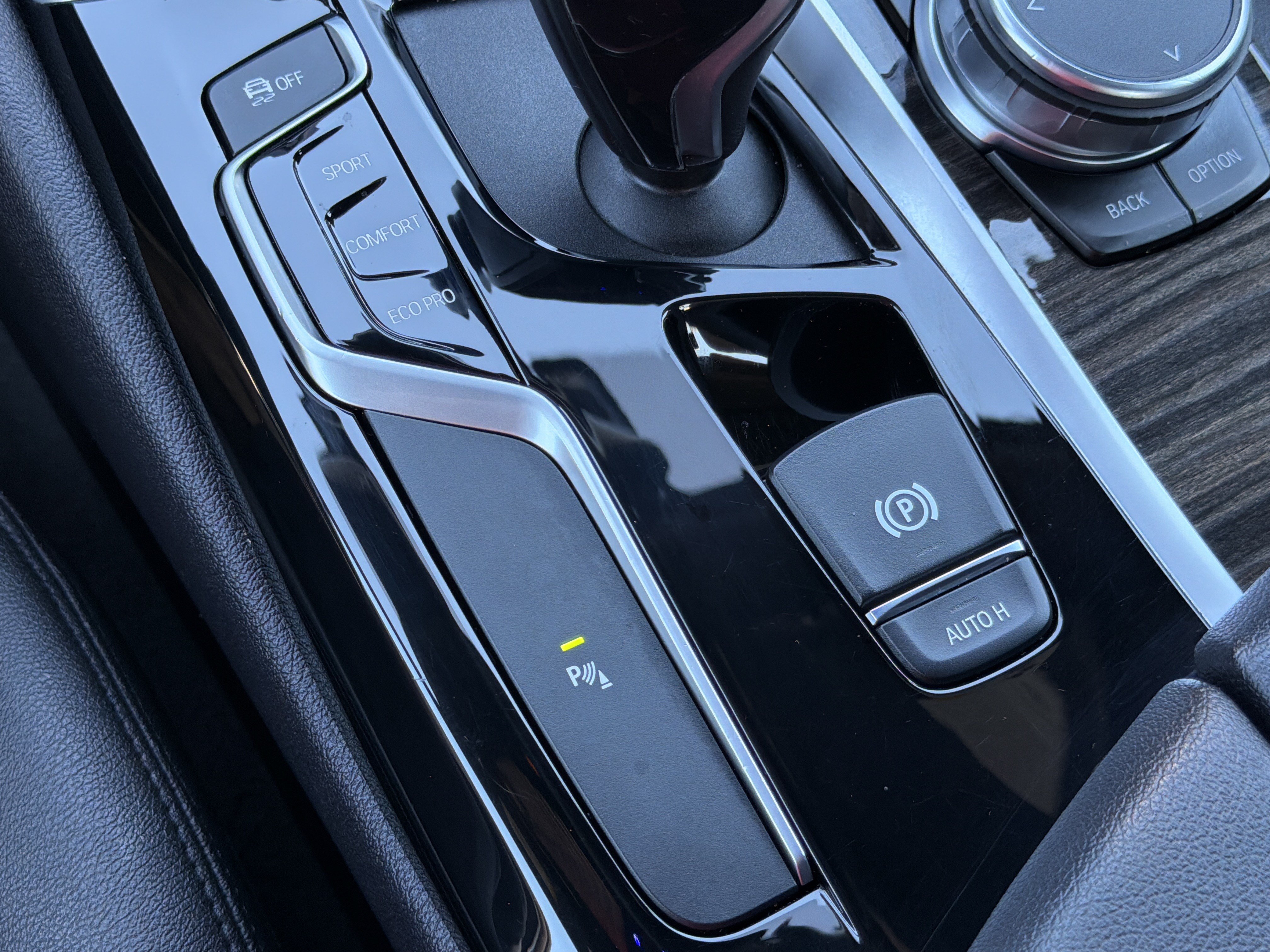Used 2019 BMW 530i w/ Convenience Package RWD image 9