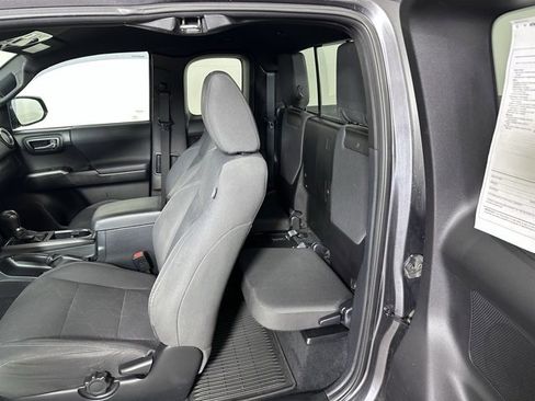 Used 2017 Toyota Tacoma TRD Off-Road w/ Premium & Technology Package image 14