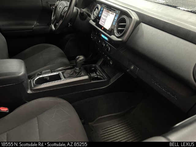 Used 2017 Toyota Tacoma TRD Off-Road AWD/4WD image 9