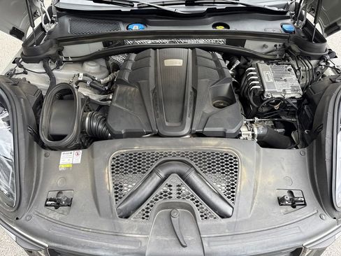 Used 2022 Porsche Macan S AWD/4WD image 29