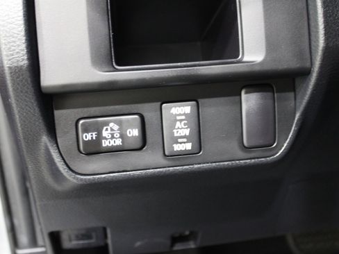 Used 2016 Toyota Tacoma Limited image 7