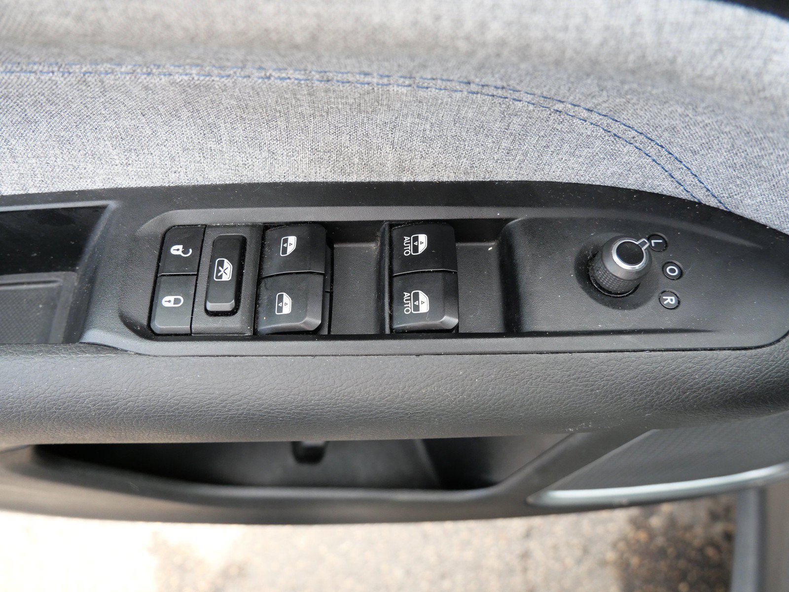 Used 2024 Jeep Compass Latitude AWD/4WD image 16