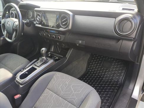 Used 2017 Toyota Tacoma SR5 image 25