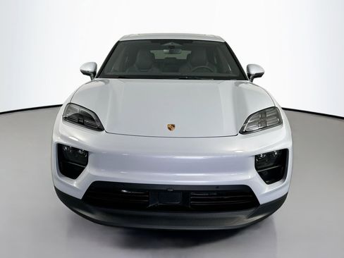 Certified 2025 Porsche Macan 4 Electric image 10