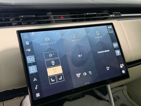 Used 2024 Land Rover Range Rover SE AWD/4WD image 19