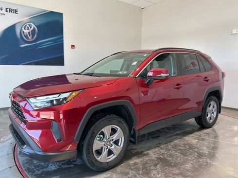 Used 2025 Toyota RAV4 XLE w/ Convenience Package image 2