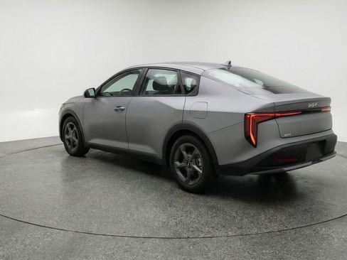 Used 2025 Kia K4 LXS image 6