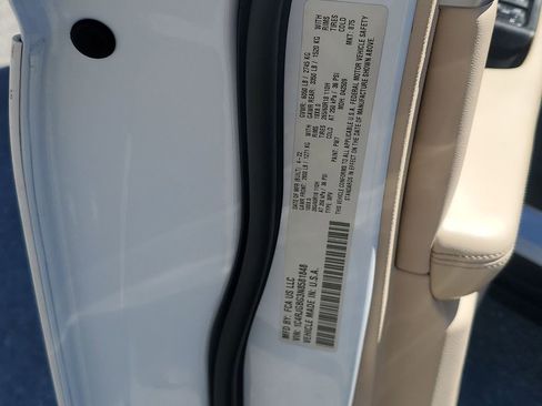 Used 2022 Jeep Grand Cherokee Limited w/ Luxury Tech Group II image 50