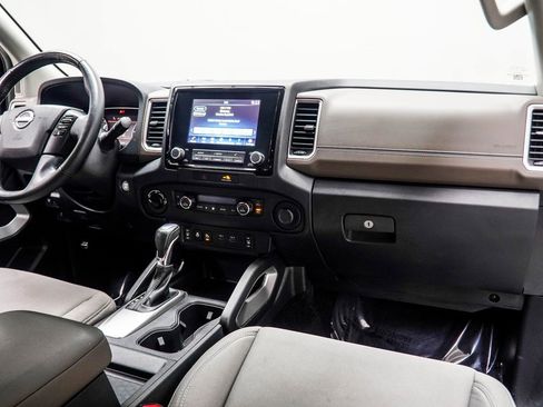 Used 2022 Nissan Frontier SV image 16