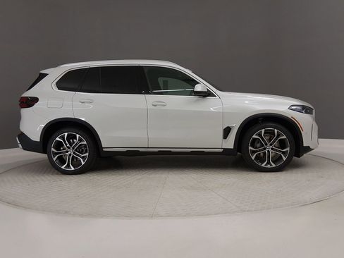 New 2026 BMW X5 xDrive40i w/ Parking Assistance Package AWD/4WD image 6