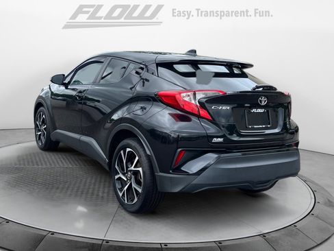 Used 2022 Toyota C-HR XLE FWD image 6