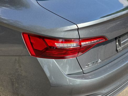 Certified 2024 Volkswagen Jetta Sport FWD image 33