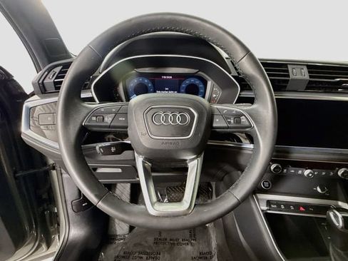 Used 2023 Audi Q3 2.0T Premium w/ Convenience Package AWD/4WD image 11