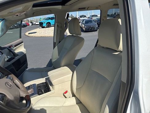 Used 2019 Lexus GX 460 Premium w/ Premium Package image 10