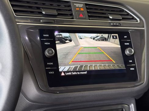 Used 2023 Volkswagen Tiguan SE image 16
