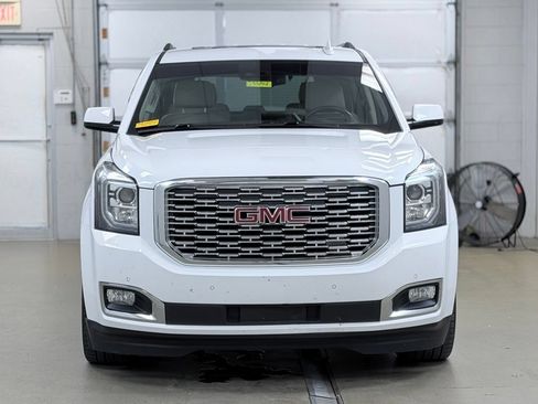 Used 2018 GMC Yukon Denali AWD/4WD image 2