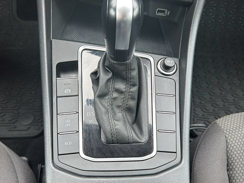 Used 2019 Volkswagen Jetta S w/ Driver Assistance Package FWD image 31
