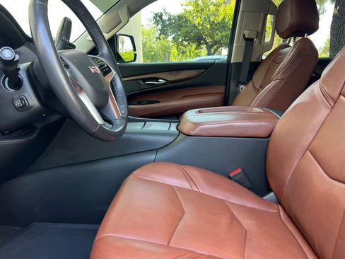 Used 2020 Cadillac Escalade ESV Luxury w/ Escalade Sport Edition RWD image 10