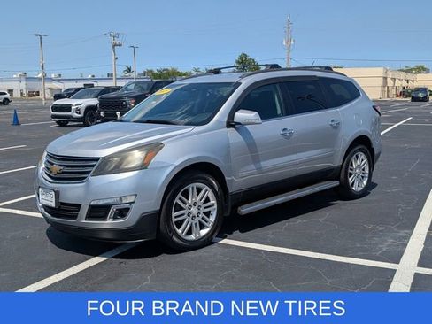 Used 2015 Chevrolet Traverse LT w/ Style and Technology Package FWD image 3