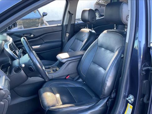 Used 2018 GMC Acadia SLT image 26