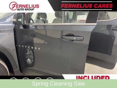 Used 2021 Chevrolet Traverse LT FWD image 11