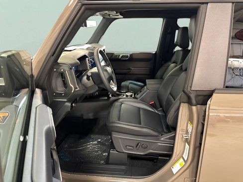 Used 2025 Ford Bronco Badlands AWD/4WD image 9