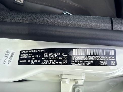 Used 2023 Jeep Renegade Latitude image 29