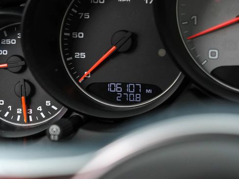 Used 2017 Porsche Cayenne S w/ Premium Plus Package image 21