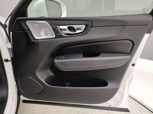 Used 2023 Volvo XC60 B5 Ultimate image 32