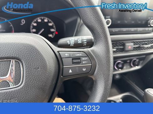 Used 2023 Honda HR-V LX image 25