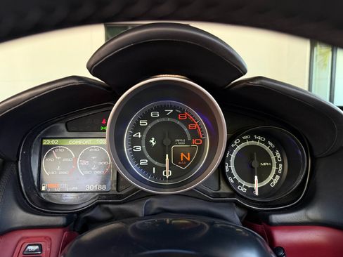 Used 2010 Ferrari California RWD image 40