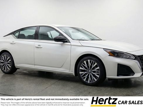 Used 2025 Nissan Altima 2.5 SV image 1