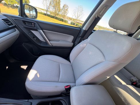 Used 2018 Subaru Forester 2.5i Premium w/ All-Weather Package image 27