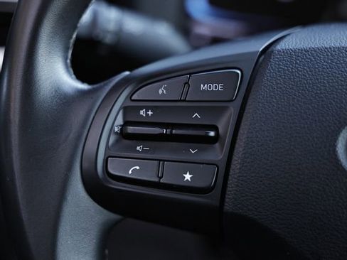 Used 2025 Hyundai Venue SEL FWD image 33