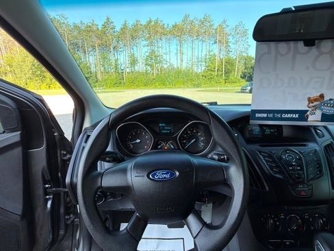 Used 2014 Ford Focus S FWD image 9